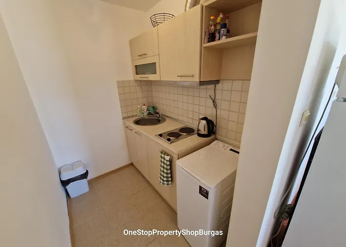 Village 1-bed Seaview *