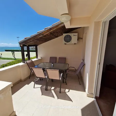 Village 1-bed Seaview *