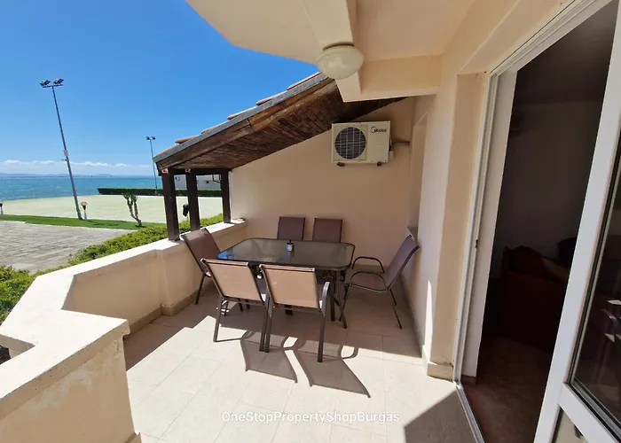 Village 1-bed Seaview *